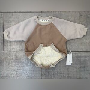 NEW Mini Olive Baby Boys Colorblock Soft Fleece Lined Romper Size 3-6 months